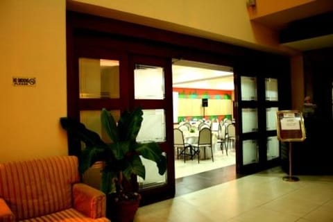 MO2 Westown Hotel - Mandalagan Hotel in Bacolod