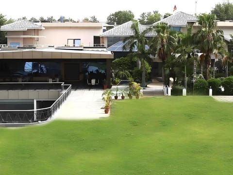 Dee Marks Hotel and Resorts Vacation rental in Gurugram