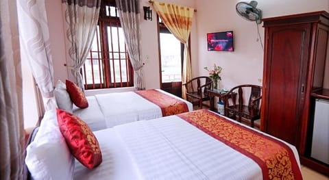 Viet Nhat Hotel Ninh Binh Vacation rental in Laos