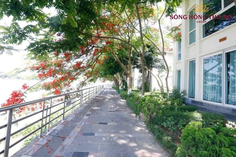 Song Hong Hotel Resort in Laos