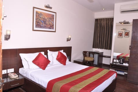 Crystal Inn Hotel in Agra