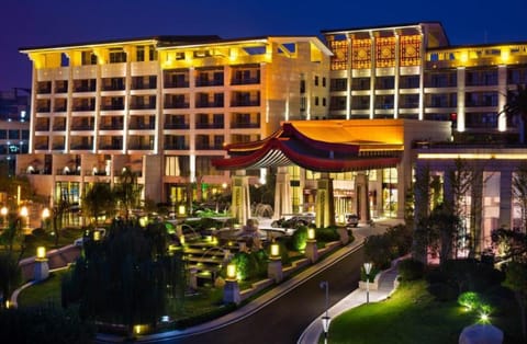 Xian Huaqing Aegean International Hot Spring Resort & Spa Hotel in Xian