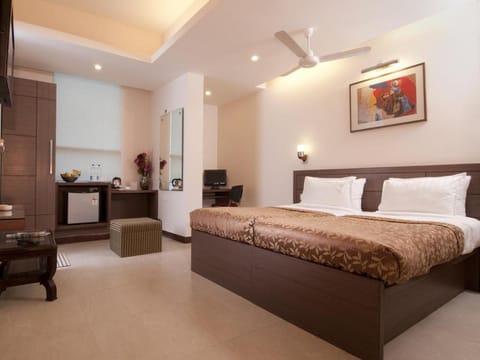 Hotel Crystal Retreat Hotel in Agra