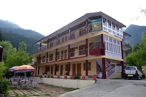 Hotel Chetna & Cottages Bed and Breakfast in Manali