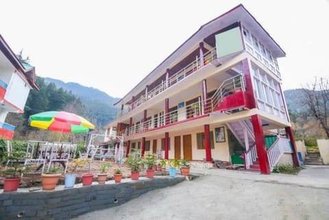 Hotel Chetna & Cottages Chambre d’hôte in Manali