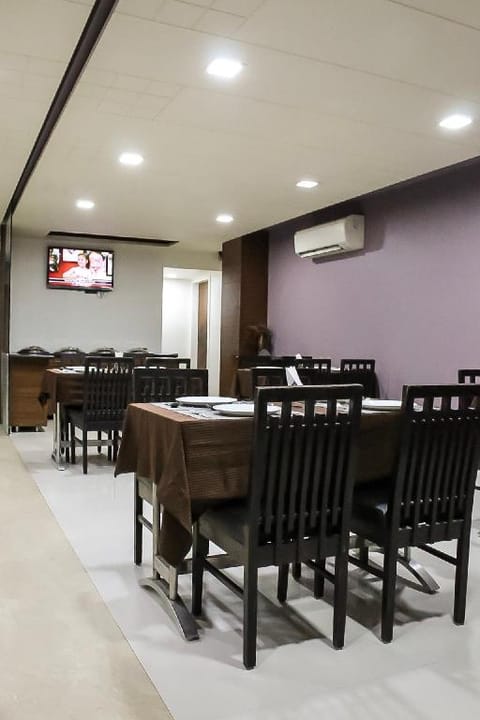 Hotel Dev Corporate Vacation rental in Ahmedabad