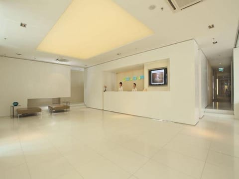 Colour Inn Shenzhen (Dongmen Branch) Vacation rental in Hong Kong