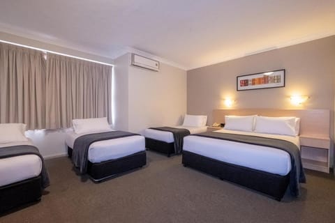 Maclin Lodge Motel Vacation rental in Campbelltown