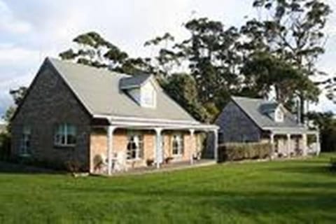 Rosebank Cottage Collection Vacation rental in Smithton