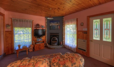 Rosebank Cottage Collection Vacation rental in Smithton