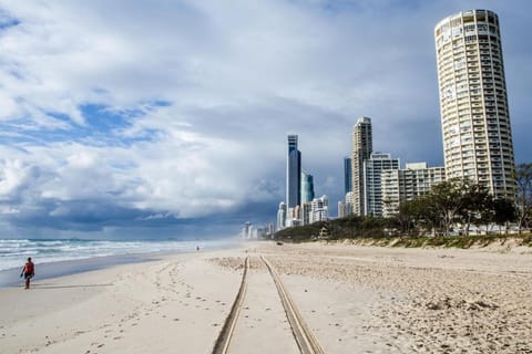 The Shore Apartments - Beachfront Apartment hotel in Surfers Paradise