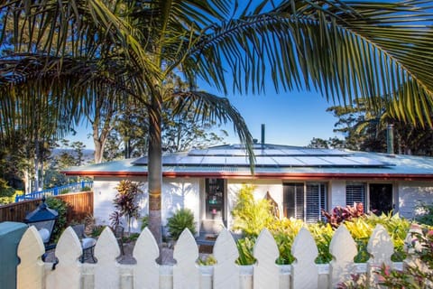 Avocado Sunset Bed & Breakfast Vacation rental in Tamborine Mountain