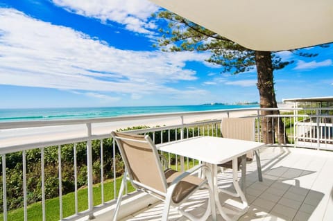 Oceanside Resort - Absolute Beachfront Apartments Apartment hotel in Bilinga