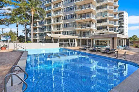 Pacific Regis Beachfront Holiday Apartments Vacation rental in Burleigh Heads