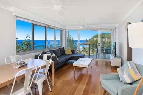 Pacific Regis Beachfront Holiday Apartments Vacation rental in Burleigh Heads