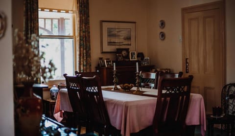 Strathbourne Accommodation - Hamilton House Bed and Breakfast in Strathalbyn