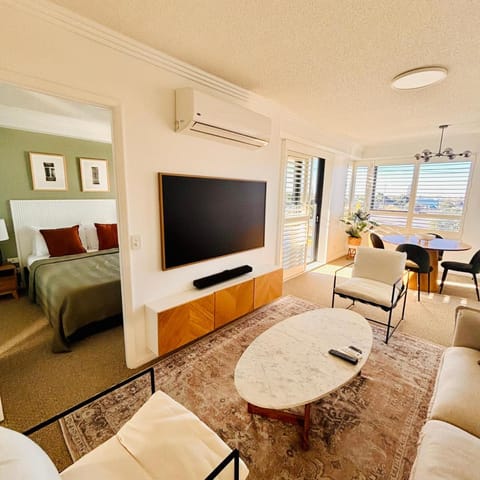 Aqualine Apartments On The Broadwater Vacation rental in Main Beach