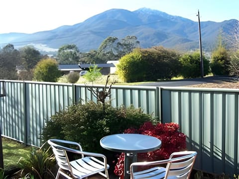 Bogong Moth Motel Vacation rental in Tawonga South