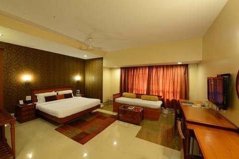 Hotel Woodland Hotel in Pune