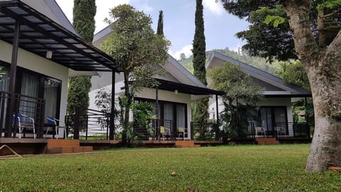 New Mountain Springs Hotel & Resort Alojamiento y desayuno in Lembang