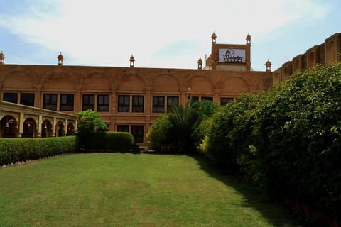 Mahadev Palace Hotel in Sindh