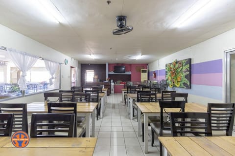 Middle Town Inn Inn in Bacolod