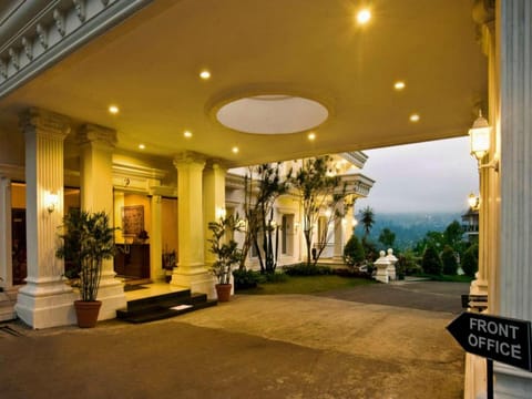 Rizen Premiere Hotel Hotel in Cisarua