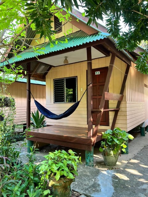 Sandee Bungalow Vacation rental in Ban Tai