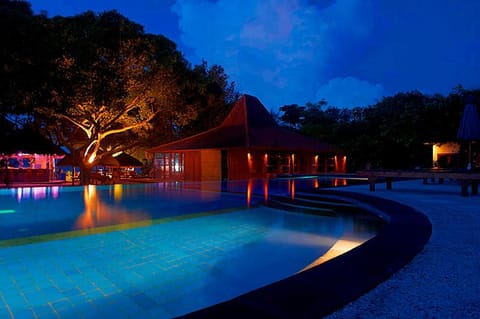 Oceans 5 Resort Hotel in Pemenang