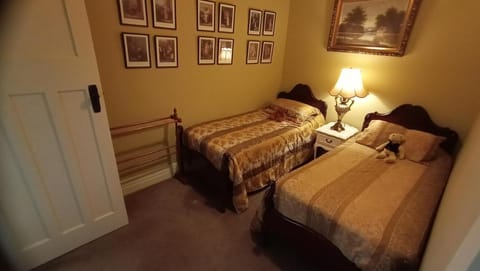 Blakes Manor Self Contained Heritage Accommodation Vacation rental in Deloraine