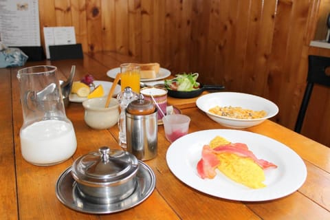 Pension Fryingpan Bed and Breakfast in Niseko