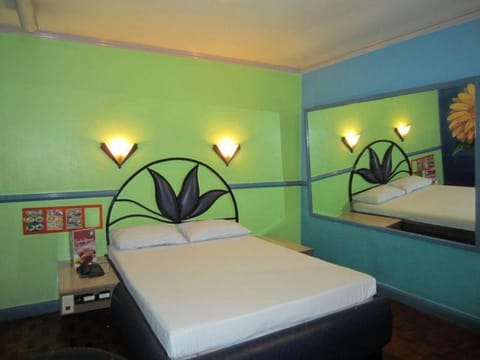 Halina Drive-Inn Hotel Sta. Mesa Motel in Manila City