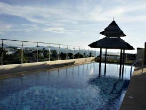R-Con Sea Terrace Hotel in Pattaya City