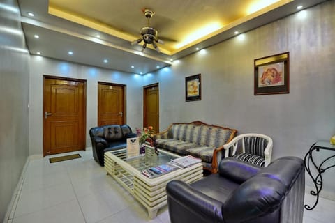 Silver Leaf Noida Hotel Bed and Breakfast in Noida