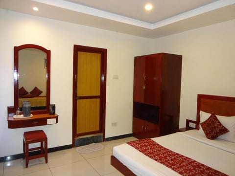 Hotel Sri Sabthagiri Hotel in Puducherry