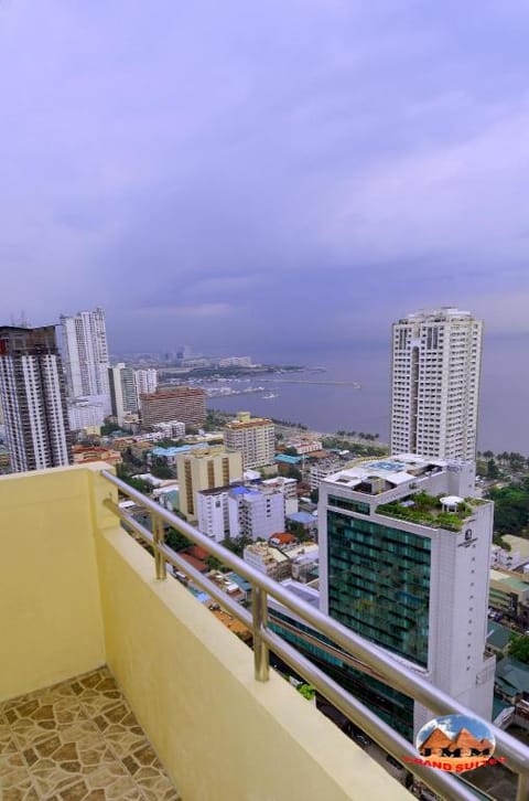 Jmm Grand Suites Vacation rental in Manila City