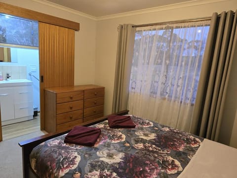 Summers Rest Units Vacation rental in Port Campbell