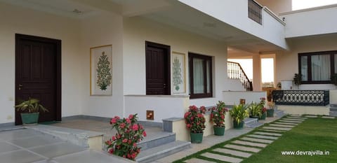 Devraj Villa - Luxury Pool Villa Udaipur Vacation rental in Udaipur