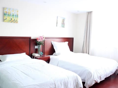 GreenTree Inn Shandong Qingdao Wuyishan Road Jiashike Shopping center Business Hotel Vacation rental in Qingdao