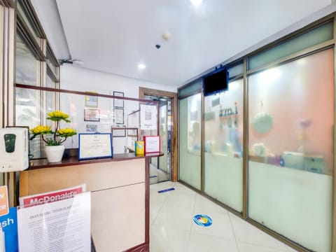 OYO 893 Dian Suites Makati Vacation rental in Pasay