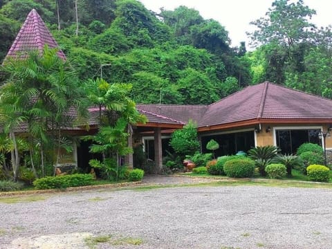 Khao Yai Wanalee Resort in Laos