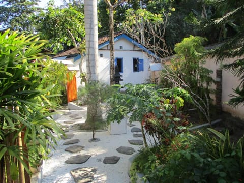 La Casa Homestay Vacation rental in Batu Layar