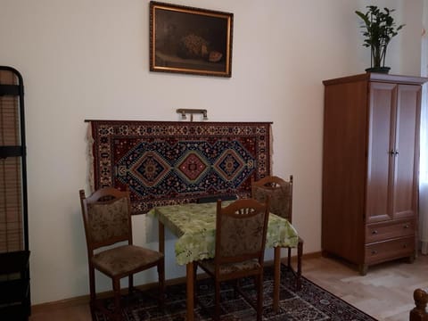 Apartment in the "antique street" Vacation rental in Budapest