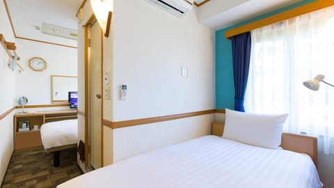 Toyoko Inn Yokohama Stadium-Mae No.1 Vacation rental in Yokohama