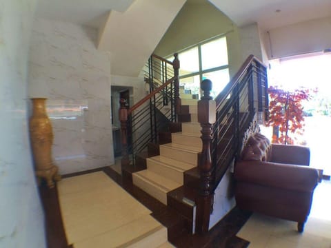 Cindy Kelly Hotel Vacation rental in Olongapo