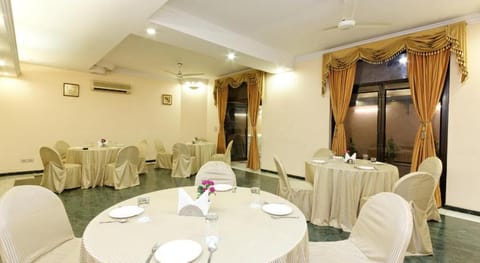 Silver Oak Hotel Vacation rental in Gurugram