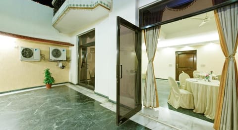 Silver Oak Hotel Vacation rental in Gurugram