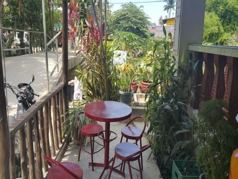 Felina Guest House Bed and Breakfast in Puerto Galera