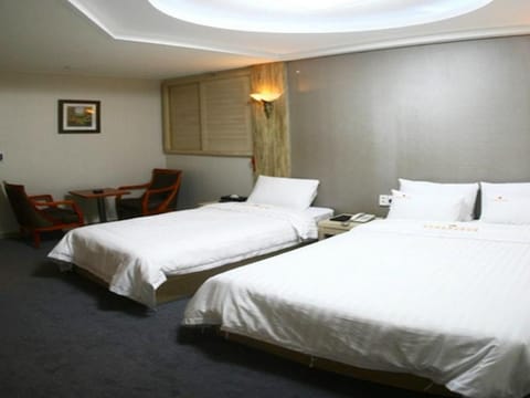 Metro Pol Tourist Hotel Motel in Pyeongtaek-si