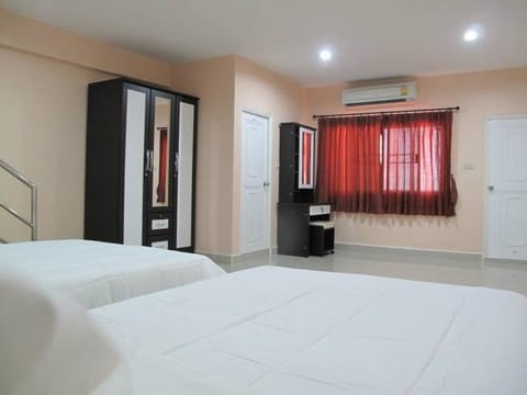 Pearl Residence Serviced Apartment Apartment hotel in Bangkok